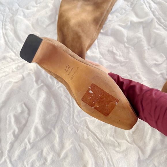 VINCE Kitten Heel Suede Boot Size 7 New - Picture 8 of 8